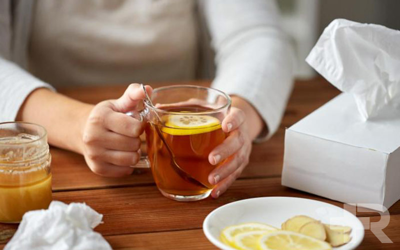 مصرف عسل با ترکیبات گیاهی دیگر یک تب بر قوی خانگی محسوب می‌شود.