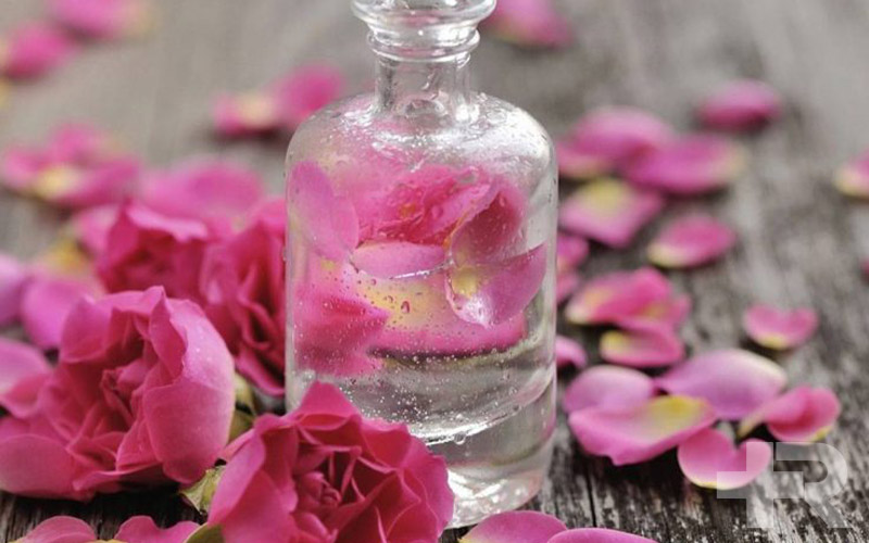 خواص گلاب برای پوست صورت چیست؟