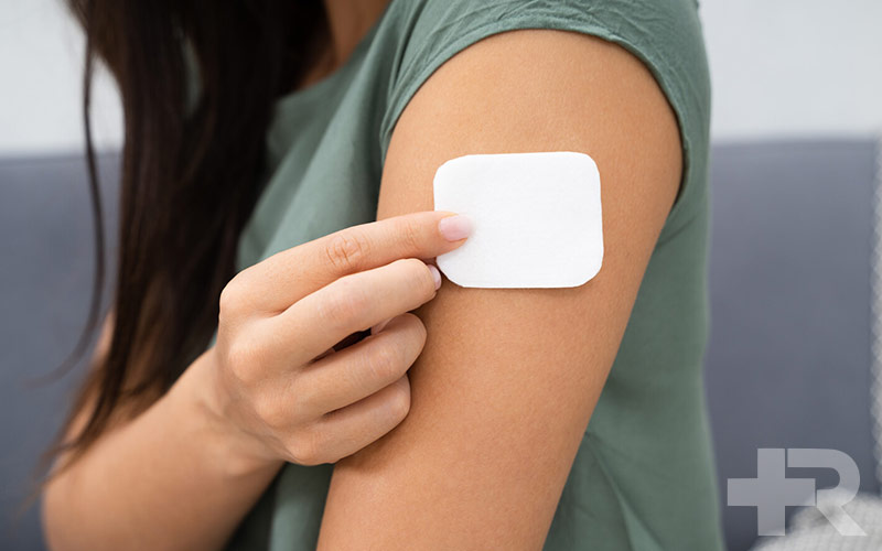 چسب نیکوتین برای کمک به ترک سیگار کاربرد دارد.