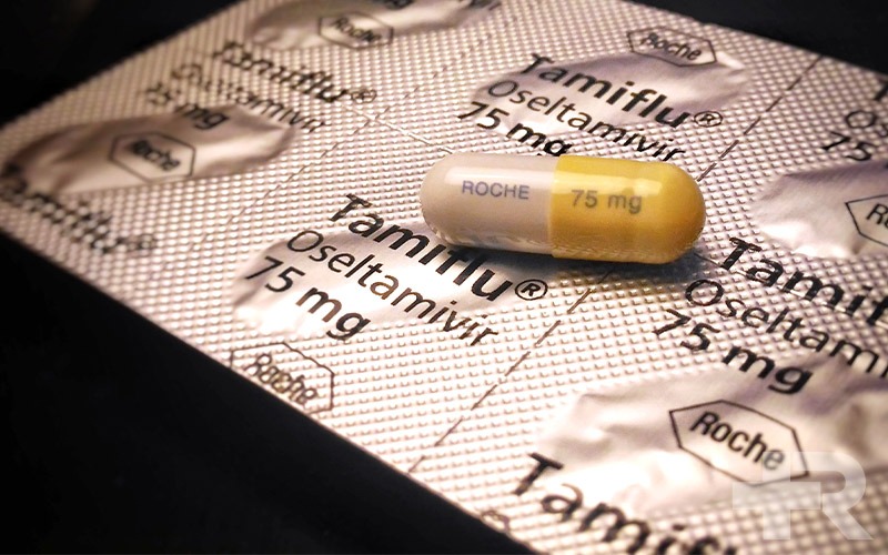 کپسول تامی فلو یکی از نام‌های تجاری این دارو است که در بازار ایران موجود می‌باشد.