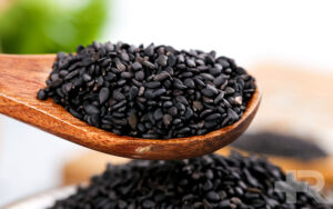 مالیدن روغن سیاه دانه به شکم خواص سیاه دانه