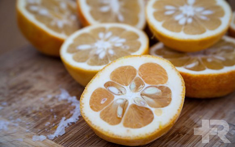 یکی از نکات مهم برای بهره‌مندی از خواص آب نارنج، باید طریقه مصرف مناسب باشد.