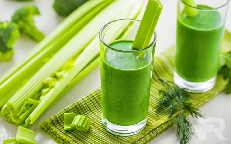 یکی از خواص آب کرفس ناشتا، پاکسازی کبد و کاهش التهاب در بدن است.