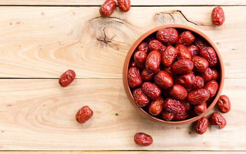 یکی دیگر از خواص عناب، کنترل قند خون در افراد است.