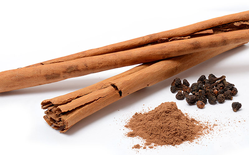 خواص دارچین دارچین در انواع مختلفی بسته به سلیقه و علایق هر فرد موجود است.