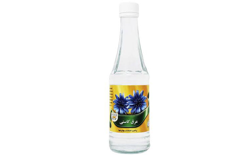 یکی از خواص عرق کاسنی، کاربرد آن در هوای گرم و برای خنکی بدن است.