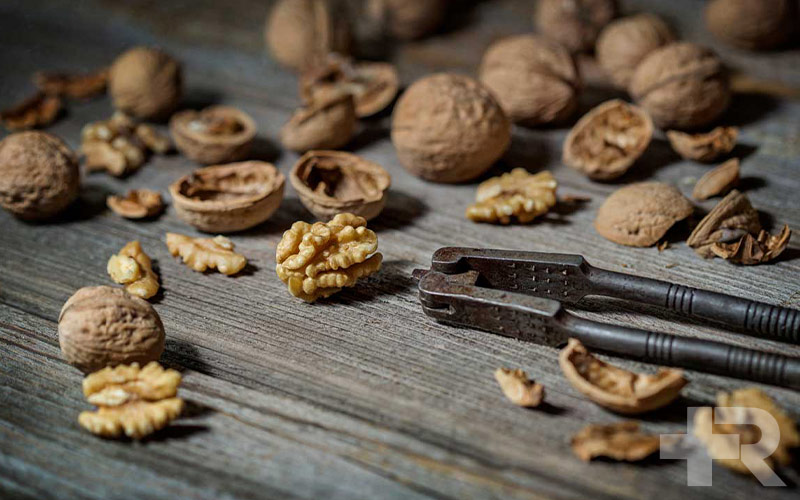 خواص گردو بسیار متنوع است و به صورت گسترده برای ورزشکاران استفاده می‌شود.