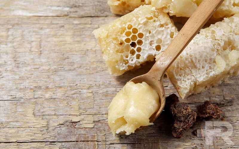 خواص ژل رویال یکی از خواص ژل رویال، فواید ان در کاهش خستگی است.
